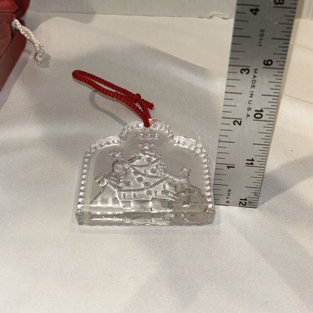 Waterford Crystal 1998 Joys of Winter Trimming the Tree Ornament 1st Edition - Picture 7 of 7